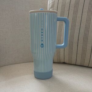 HydroJug Cape Cod 40oz water bottle